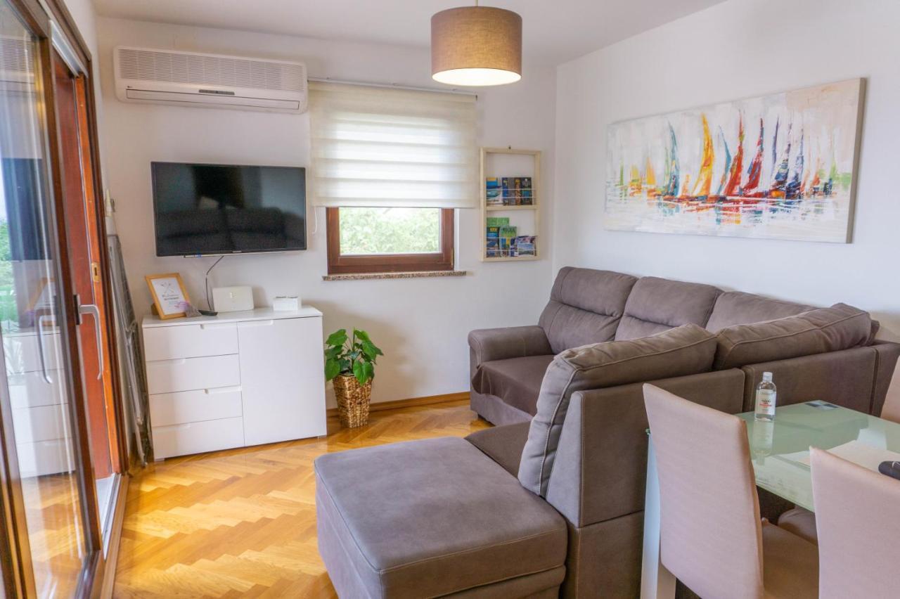 Apartment Jadran Malinska Exterior photo